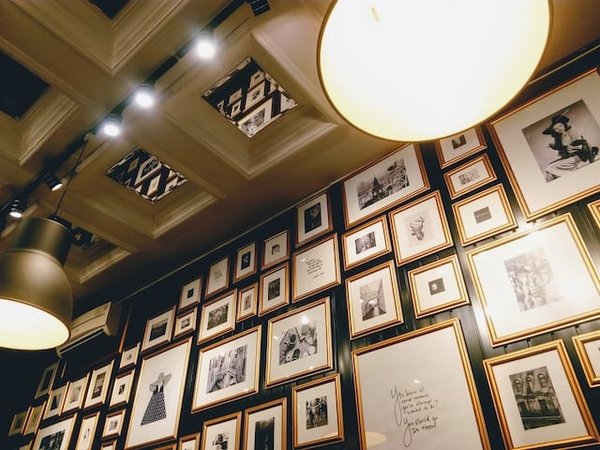 Comment créer un mur de galerie pour exposer des photos ?