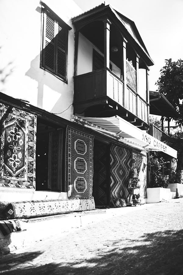 Transformez votre espace avec une toile de store banne sur mesure